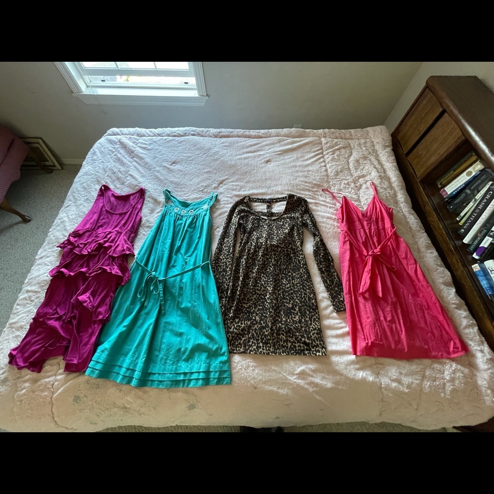 4 bundle medium dresses - Picture 6 of 6